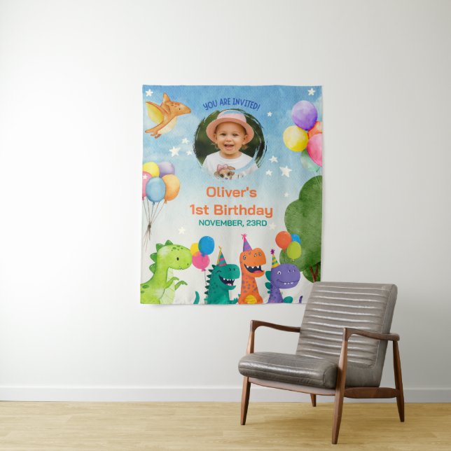 Tenture Little Dino 1st Birthday (En situation)