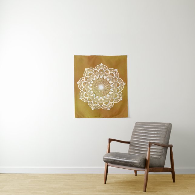 Tenture Mandala Blanc sur Fond Doré Petit (En situation)