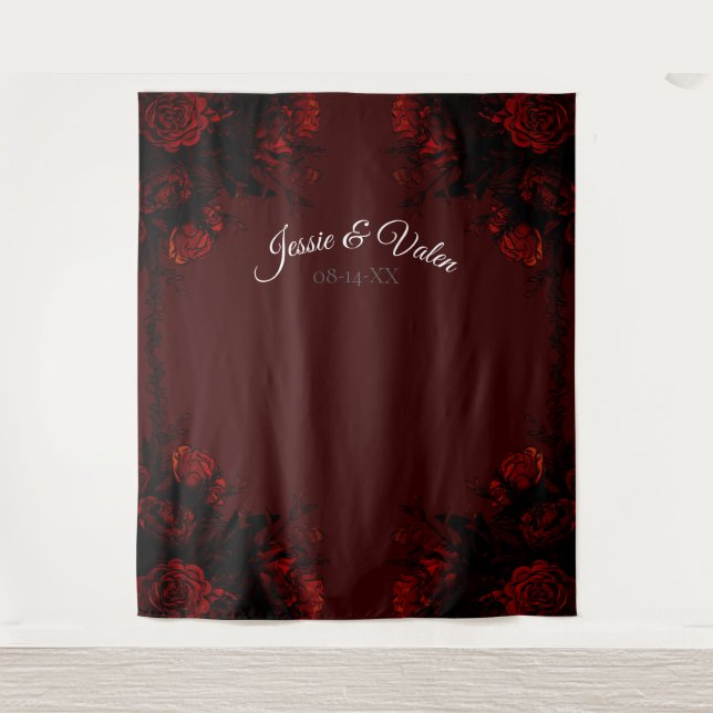 Tenture Mariage gothique élégant à fleurs rouge profond (Devant)