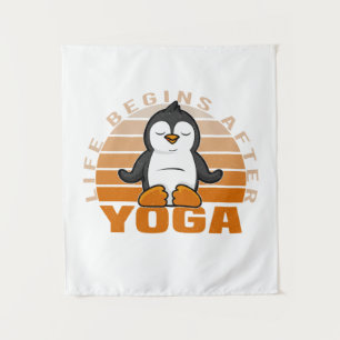 Tenture Mignon petit manchot drôle faisant du yoga. poses