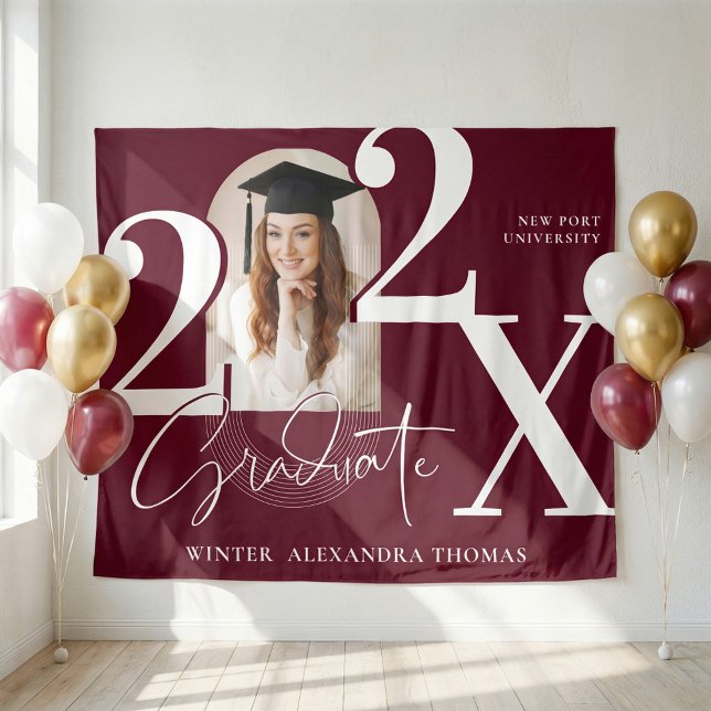 Tenture Minimal Bold Année Arche Photo Diplômé Dégradé Rou (Minimal Bold Year Arch Grad Photo Graduation Red Tapestry)