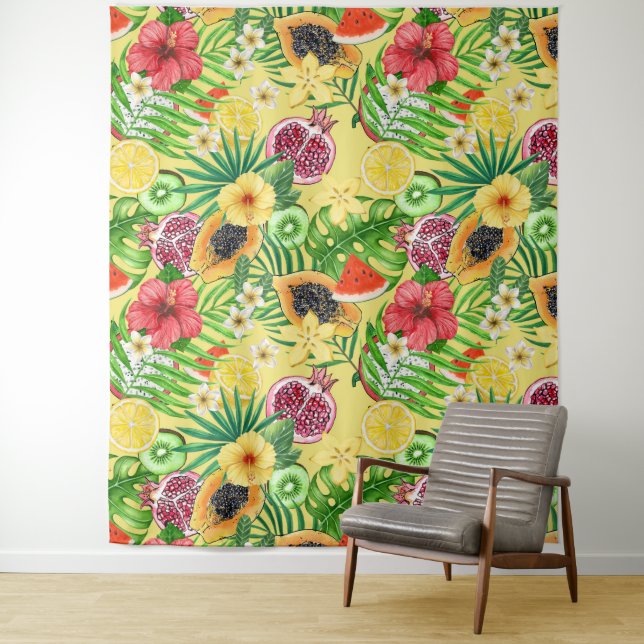 Tenture Mix-fruit tropical, fleurs et feuilles sur jaune (En situation)