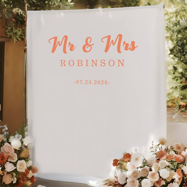 Tenture Modern Coral Orange Mr and Mrs Wedding Backdrop (Créateur téléchargé)