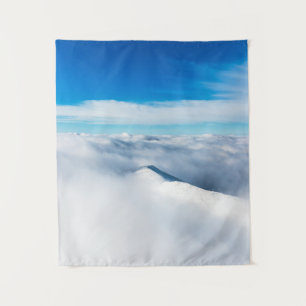 Tenture Montagne d'hiver enneigée dans les nuages