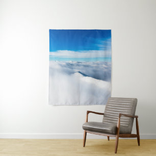 Tenture Montagne d'hiver enneigée dans les nuages