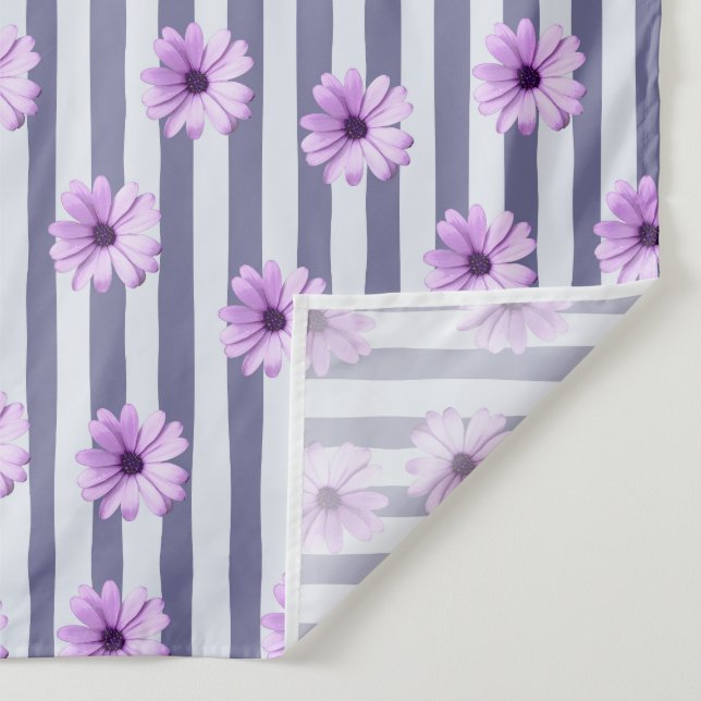 Tenture motif rayé avec des pâquerettes violettes (Détail)