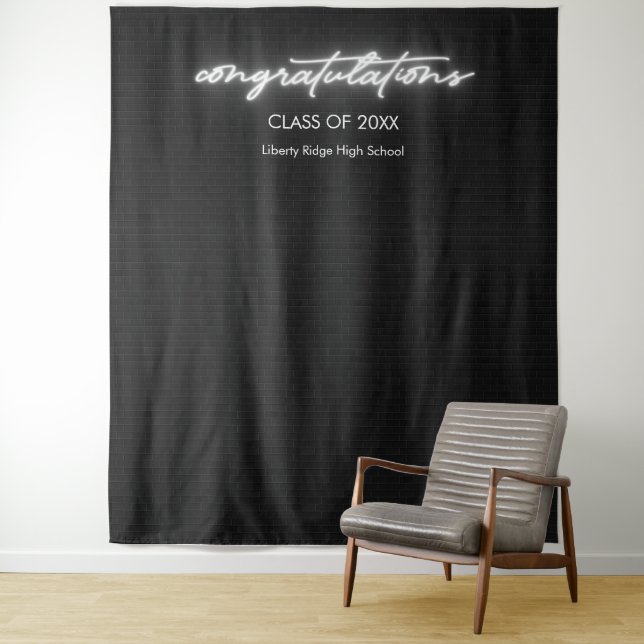 Tenture Neon Black wall Graduation Photo Booth (En situation)