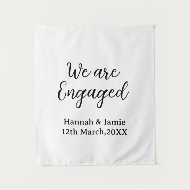 Tenture Nous sommes fiancés nom date calligraphiestylée (Devant)
