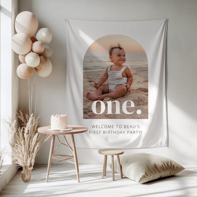 Tenture Panneau de bienvenue photo à arche pour 1er annive (Zazzle 1st Birthday One Arched Photo Welcome Sign Tapestry)