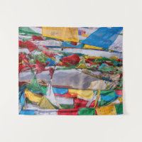 Paysage tibétain avec drapeaux de prière - Himalay