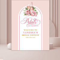 Pétales sophistiqués et mur en or rose prosecco