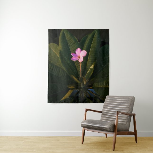 Tenture Première floraison, Plumeria (En situation)