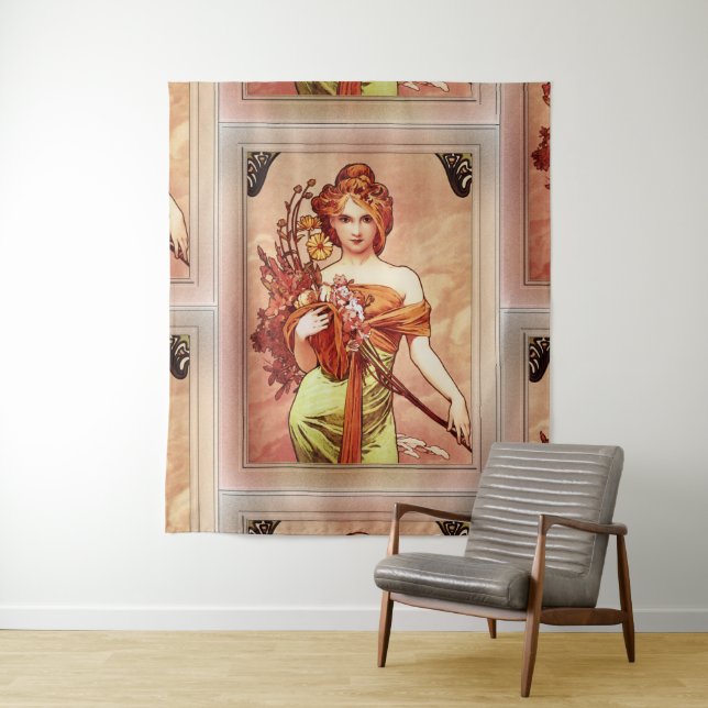 Tenture Printemps La beauté dorée par Alphonse Mucha (En situation)