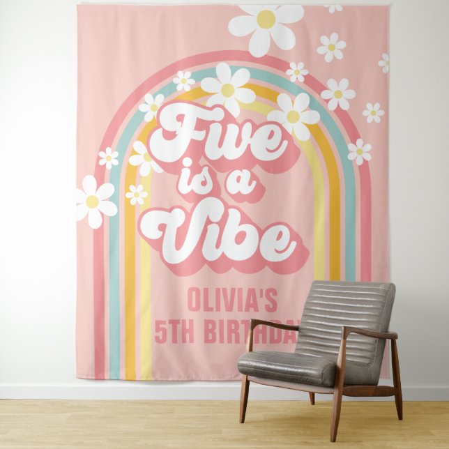 Tenture Rainbow Retro Five est une ambiance Anniversaire 5 (En situation)