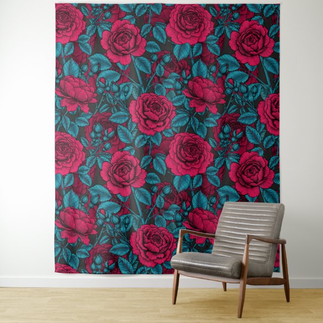 Tenture Roses en rouge et bleu (En situation)