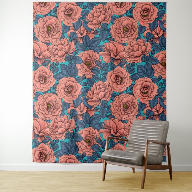Tenture Roses roses avec feuilles bleus sur bleu (En situation)