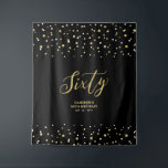 Tenture Soixante | Gold & Black 60th Birthday Party Backdr<br><div class="desc">Cette tapisserie moderne est parfaite pour une fête d'anniversaire chic aux couleurs noir et or. Votre invité appréciera de prendre une photo avec ce décor sophistiqué de fête et de se souvenir de votre journée spéciale. Le design comporte une typographie dorée " Sixty " et un arrière - plan hexagone...</div>