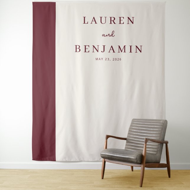 Tenture Sophisticated Maroon Minimalist Typographic (En situation)