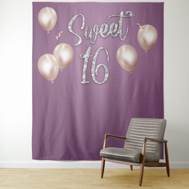 Tenture Sweet 16 Typographie Moderne Argent Fonds Violets (En situation)
