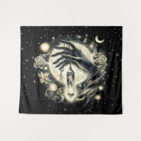 Tenir à la main un cristal sous le clair de lune