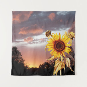 TENTURE TOURNESOLS ET COUCHER DE SOLEIL D'ÉTÉ AVEC NUAGES 