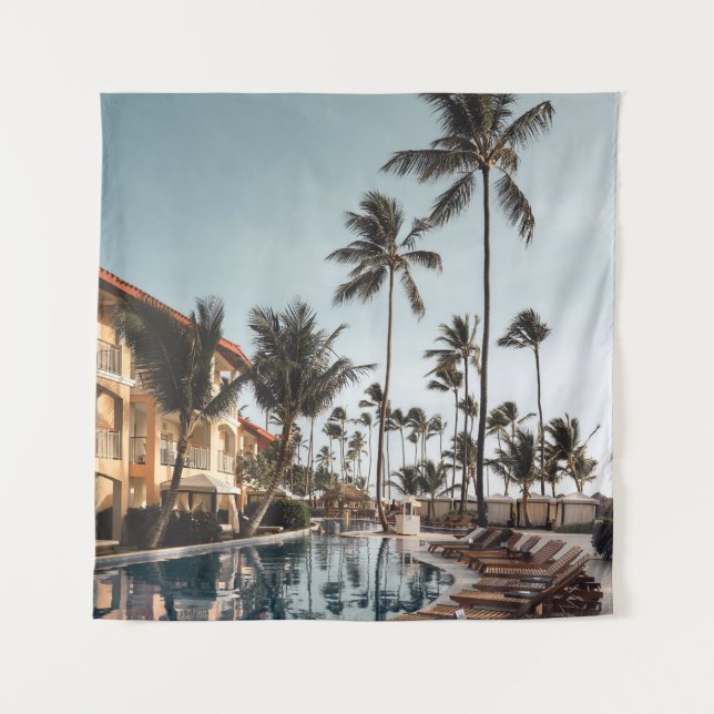 Tenture Transats Brown en bois près de la piscine entourés (Devant)