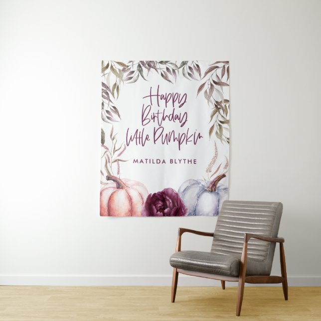 Tenture Un petit anniversaire d'automne fleuri violet citr (En situation)