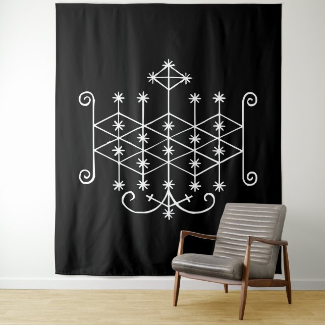 Tenture Veve blanc d'Ogoun sur fond noir (En situation)