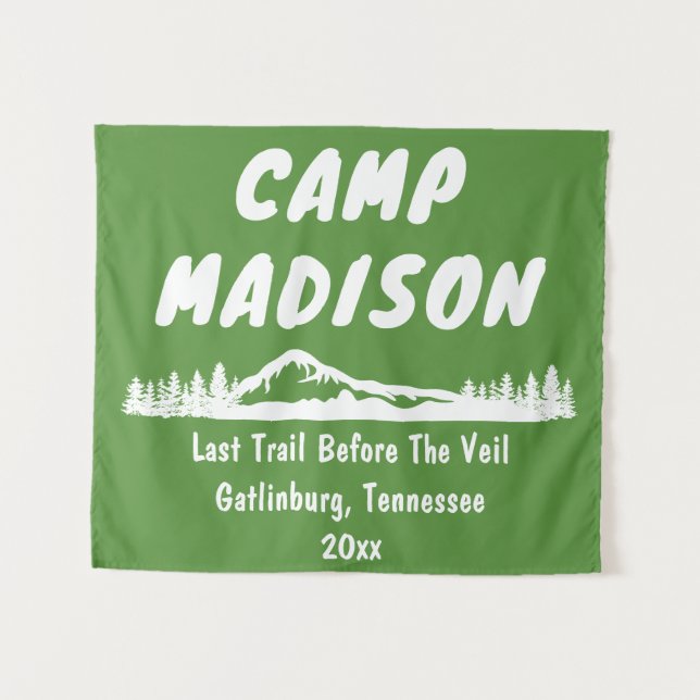 Tenture Voyage Camping Prop - Camp Bachelorette Mountain V (Devant (Horizontal))