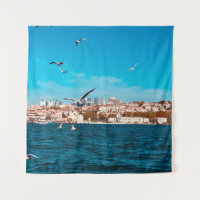 Vue d'Istanbul avec mouettes par beau temps, B