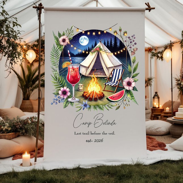 Tenture Week-end d'enterrement de la mariée de camp rustiq (Rustic Camp Bride Bachelorette Weekend Tapestry)