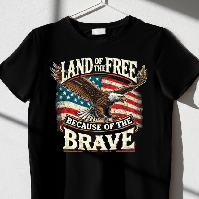 "Terre des Libres, à cause des Braves" T-shirt (Créateur téléchargé)