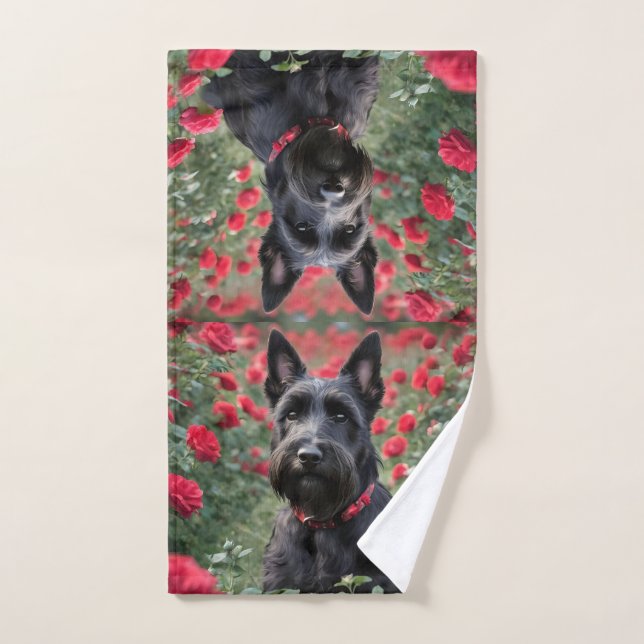 Terrier Écossais Noir Dans Les Roses Rouges, (Serviette à main)
