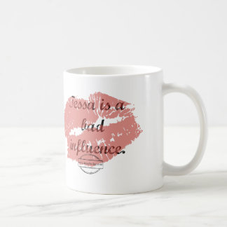 Tessa est une mauvaise tasse d'influence