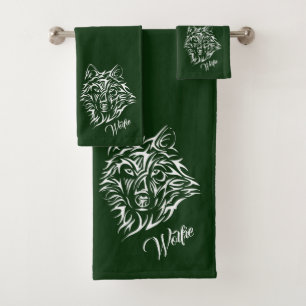 Tête de loup blanc sur un ensemble de serviettes