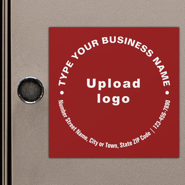 Textes d'affaires circulaires sur carte magnétique (Build brand name awareness. Circular pattern texts of business brand on red magnetic card.)