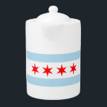 Théière de drapeau de Chicago !<br><div class="desc">Beau pot de thé avec de Chicago de drapeau l'avant et le centre iconiques fièrement ! Entièrement personnalisable avec votre propre texte ou photos--veuillez regarder mes autres produits pour les tasses assorties, et en trait plein des produits de drapeau de Chicago. S'il y a un article que vous voudriez qui...</div>