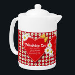 Théières de recette de thé d'amitié<br><div class="desc">Une petite théière couverte de marguerites blanches lumineuses, de coeurs rouges et de papillons d'or particulièrement pour faire le thé d'amitié pour un cadeau délicieux et signicatif. Inclut la recette pour le thé d'amitié et une pensée spéciale à vous expriment. Tout le texte peut être personnalisé dans le modèle fourni....</div>