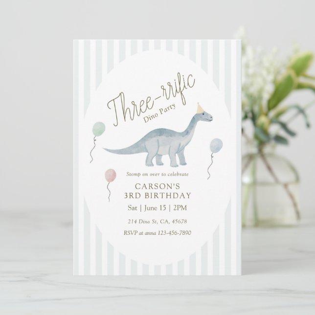 Three-rrific Dinosaur Birthday Invitation (Debout devant)