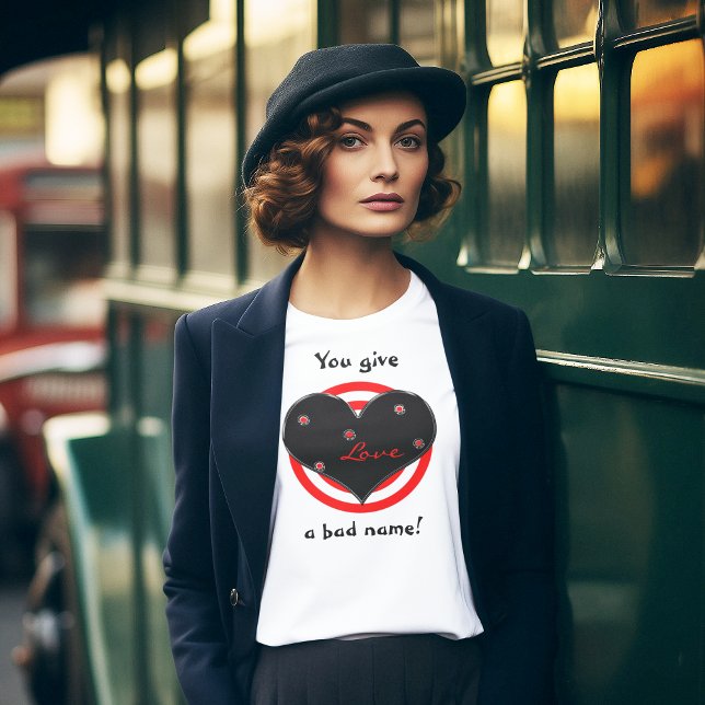 Tiré À Travers Le Coeur T-Shirt (Créateur téléchargé)