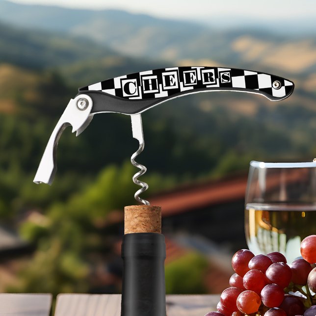 Tire-bouchon à vin noir et blanc classique (A wine corkscrew bottle opener featuring a classic black and white checkered design and Cheers text)