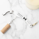 Tire-bouchon Cute Black Bow Cravate et nom Groomsman Mariage<br><div class="desc">Ces vis à bouchon personnalisées sont une merveilleuse façon de remercier les groomsmen de votre mariage. Le design amusant comporte une cravate arc-en-ciel noire avec son nom et le titre,  "Groomsman" avec la date mariage. Ajout parfait à un sac de remerciement.</div>