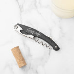 Tire-bouchon Élégant Noir Typographie Groomsmen Mariage<br><div class="desc">Ce tire-bouchon personnalisé fait un cadeau élégant et d'inspiration vintage. Police d'inspiration rétro funky en blanc sur arrière - plan noir et votre nom de choix sur le dos! Vous voulez plus d'articles mariages dans ce style? Laisse-moi un message !</div>