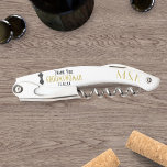 Tire-bouchon Groomswoman Merci 1920 Gatsby Wedding Favor<br><div class="desc">Si vous avez un mariage de style Gatsby à thème des années 1920,  ces bouchons de bouchon feront le cadeau parfait pour votre Groomswoman ou tout autre membre de votre fête nuptiale. Ajoutez simplement votre date initiale et mariage ! Parfait pour ouvrir le vin vintage !</div>