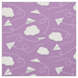 Tissu avions en papier volant entre les nuages de lavand