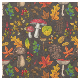 Tissu Champignons d'automne, noix et baies sur le noir