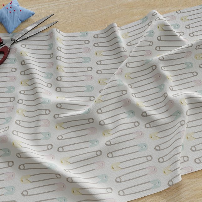 Tissu de la pouponnière Motif moderne de couche bé (A fun pattern of baby diaper pins fabric perfect for your nursery)