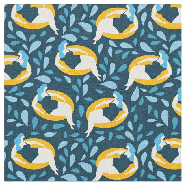 Tissu de natation de fille curvy (Fermer)