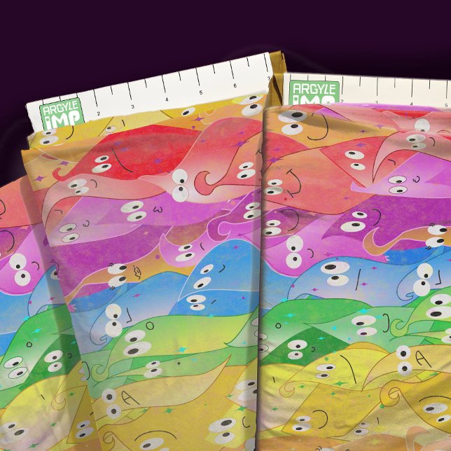 Tissu Joli arc-en-ciel Funny Visage Monstres (close-up with ruler)