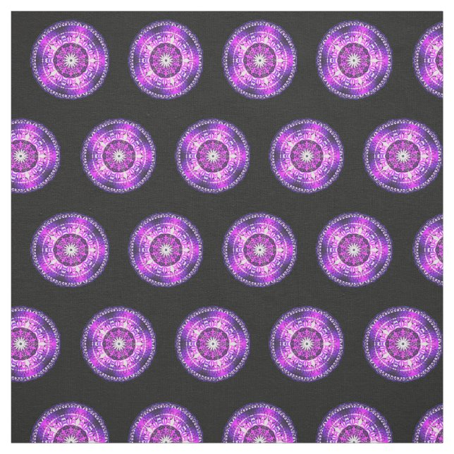 Tissu Mandala violet rose sur Arrière - plan noir (Échantillon)